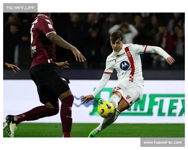 马尔蒂尼自谦脚下灵活但认为马拉多纳更出色